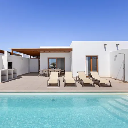 Altos Gadea 9b By Escape * Playa Blanca (Lanzarote)